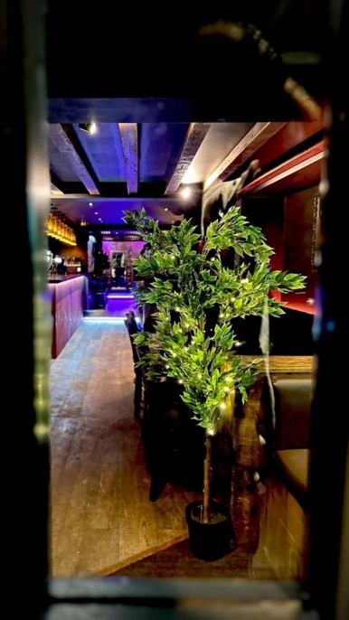 Lush Bar