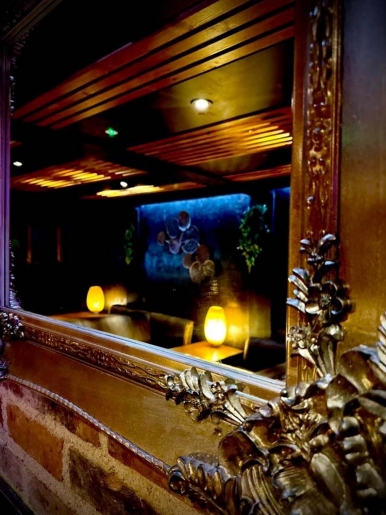 Lush Bar